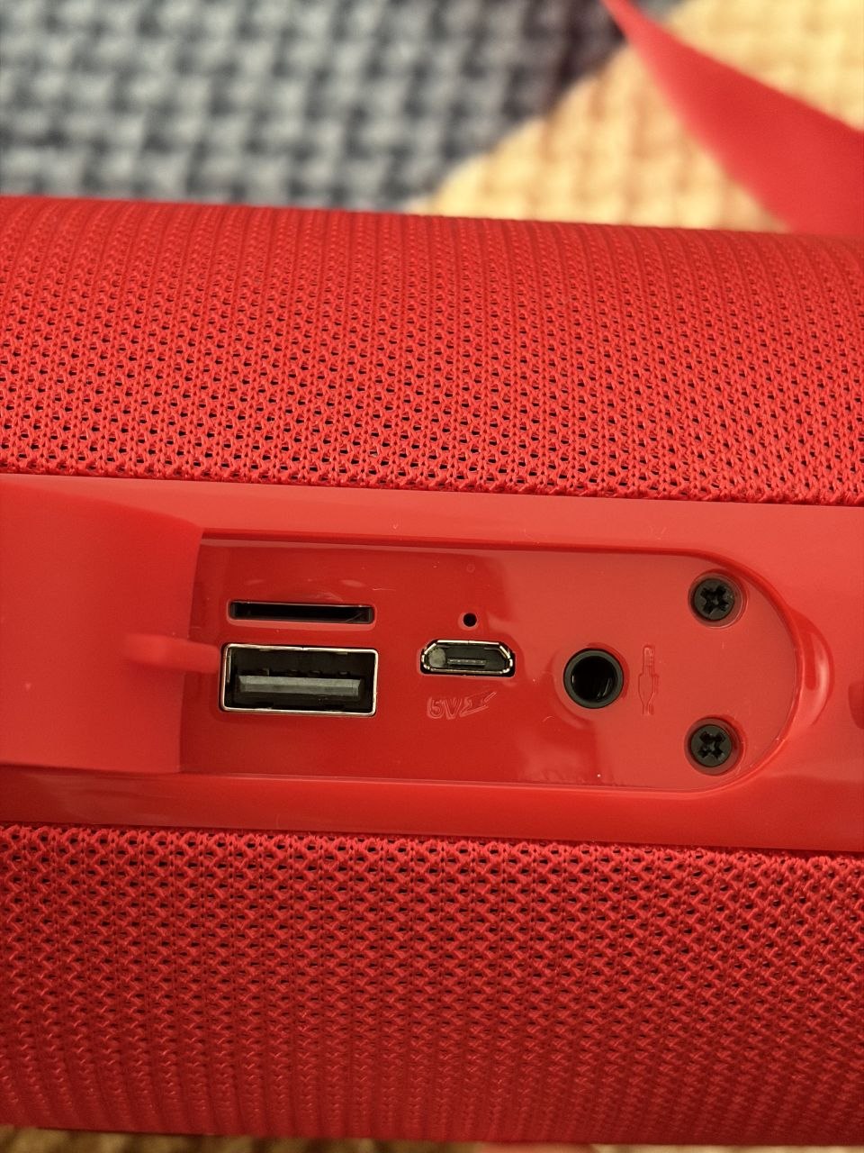 Портативная Bluetooth-колонка Walker WSP-140