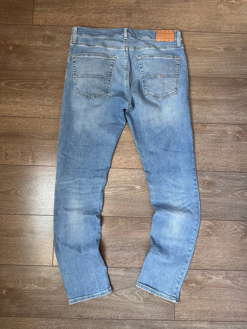 Джинсы Tommy Hilfiger, размер 33