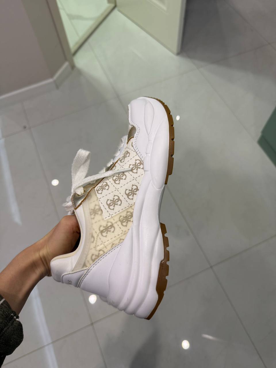Кроссовки GUESS, 39 размер