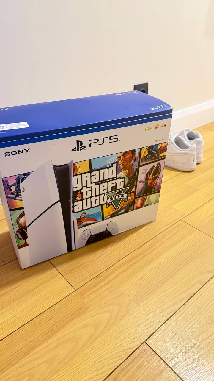 PlayStation 5 Slim с полным набором (2 джойстика, 6 игр)
