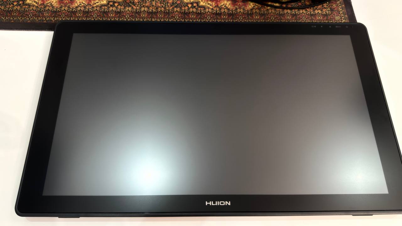 Графический планшет-монитор Huion Kamvas 22