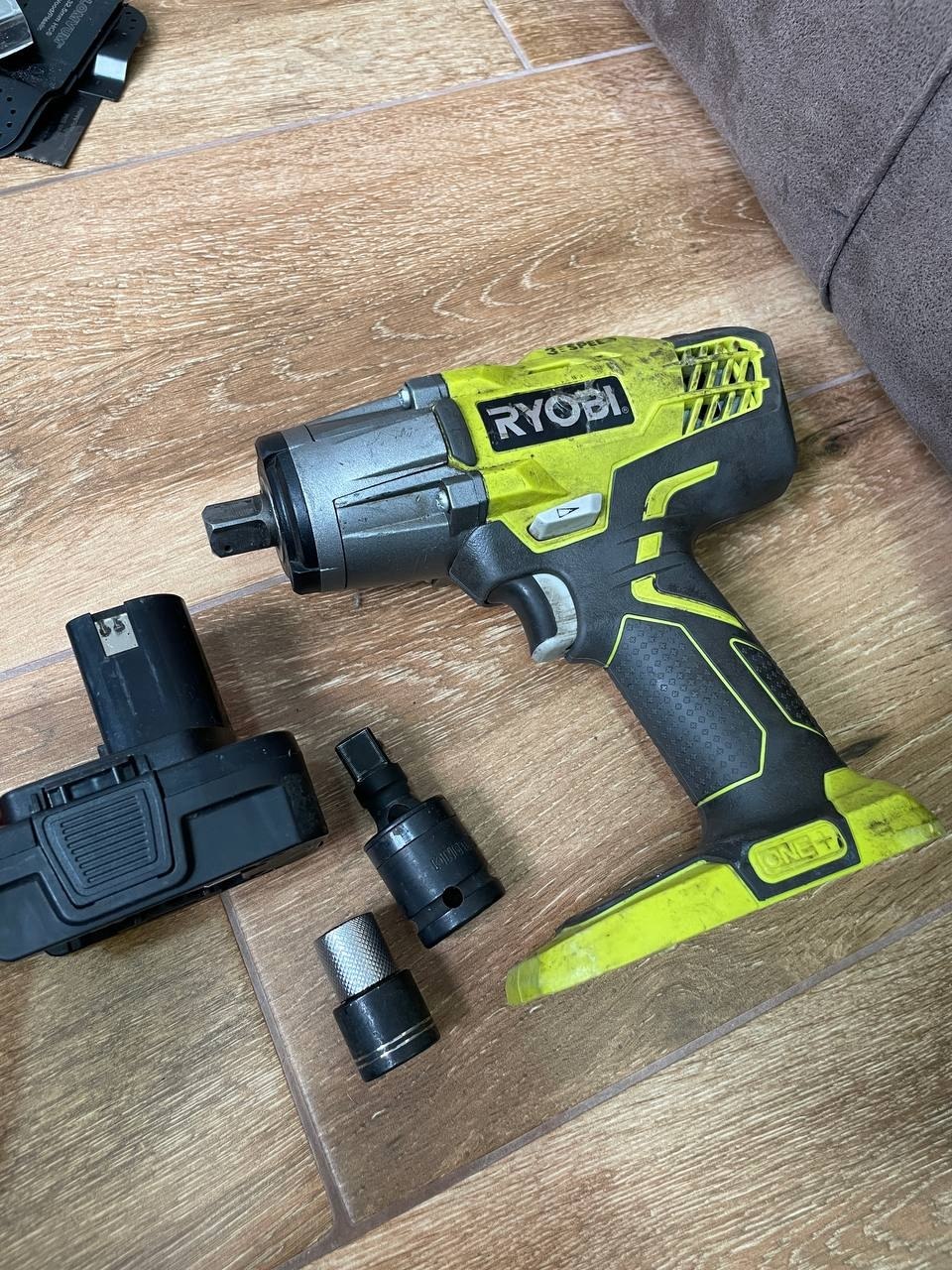 Ударный гайковёрт Ryobi ONE+ R18IW3, 18 V