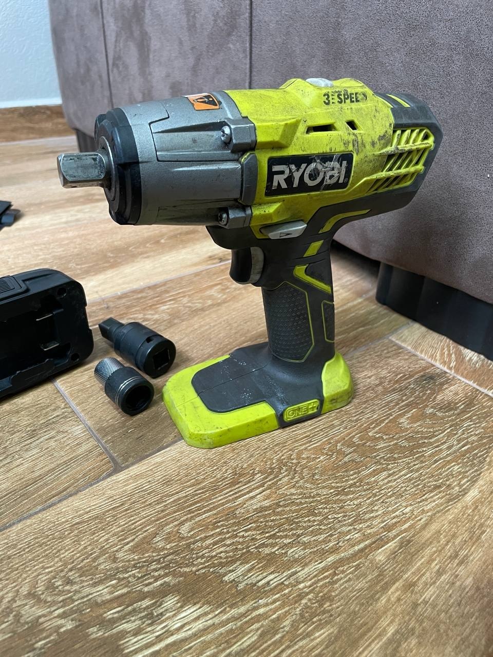 Ударный гайковёрт Ryobi ONE+ R18IW3, 18 V