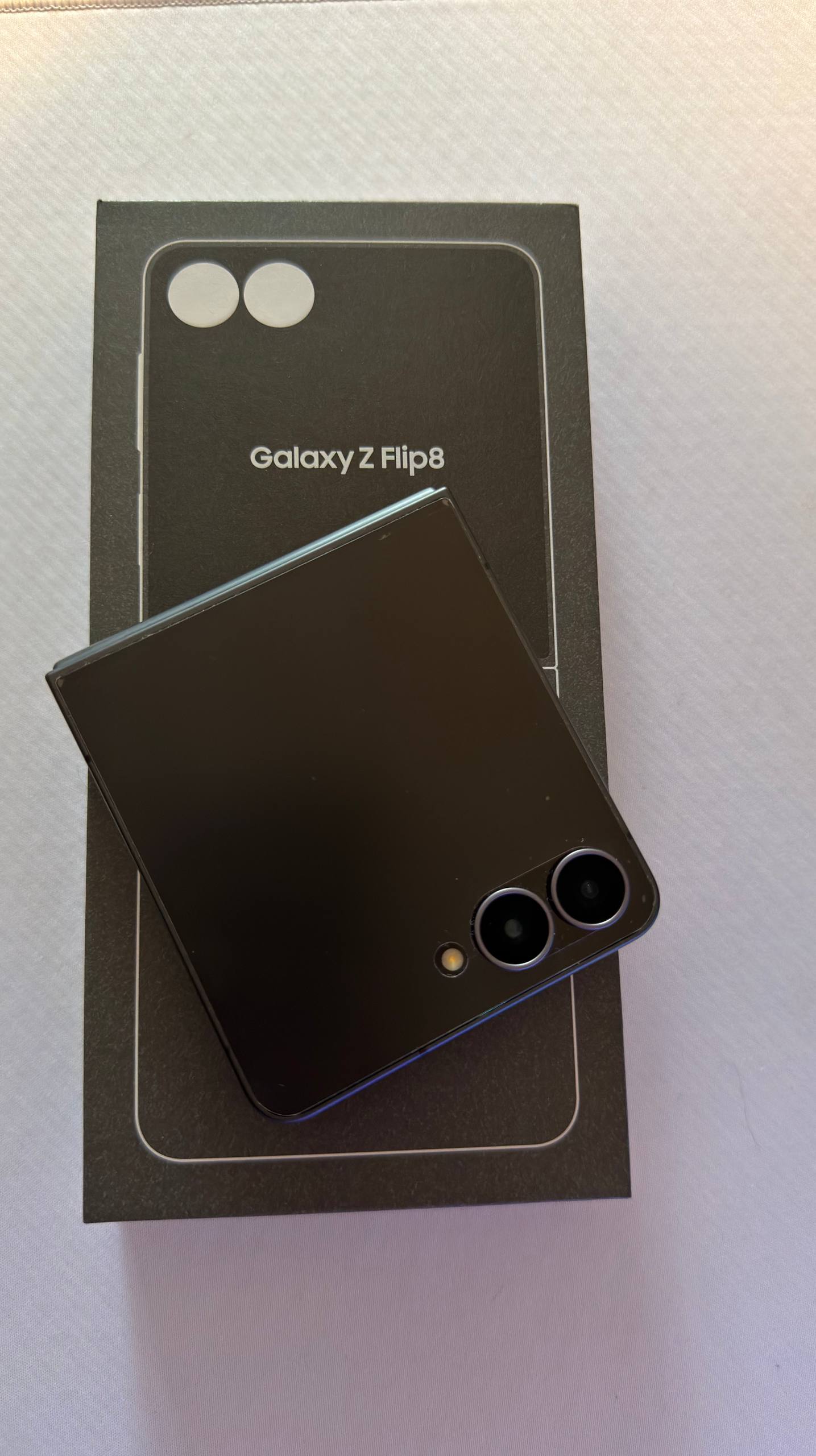 Samsung Galaxy Z Flip 8