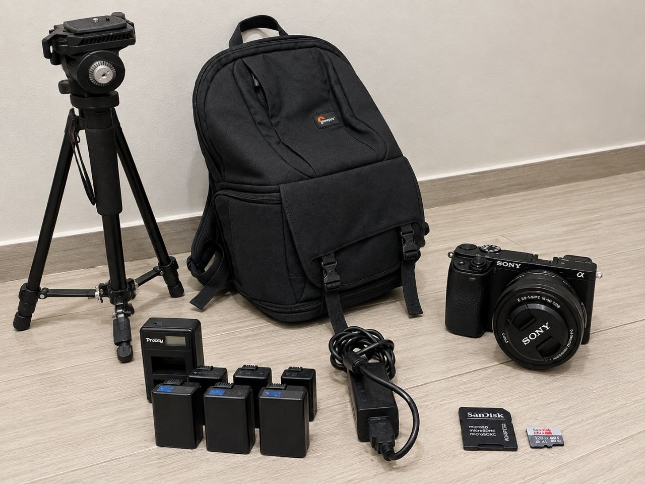 Sony A6300 + объектив 16-50mm, полный комплект