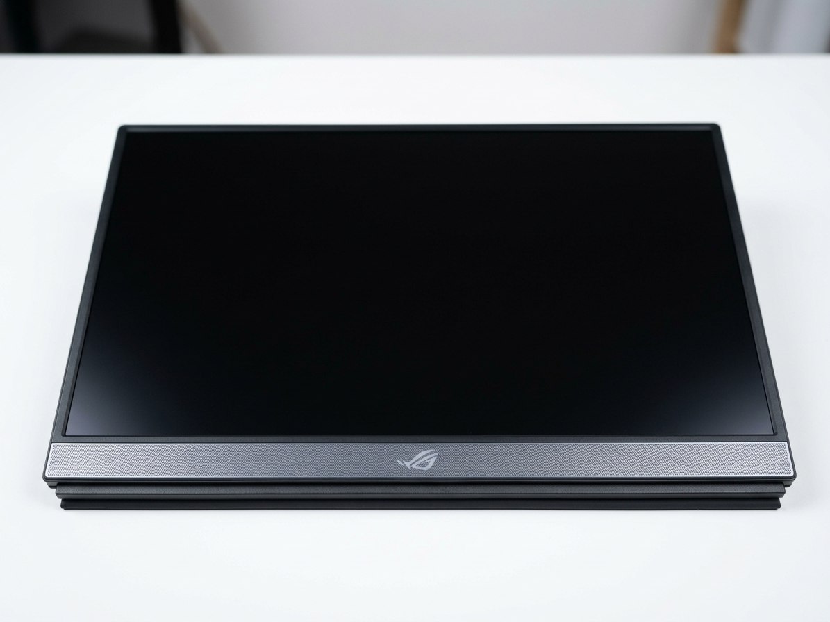 Портативный монитор Asus ROG Strix 17.3" 240Hz Full HD