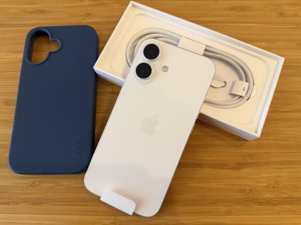 Apple iPhone 16 128 ГБ (Sim + eSim)