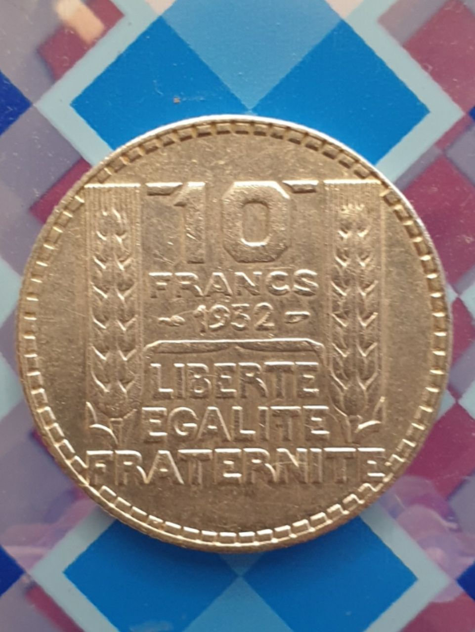 Французская монета 10 франков 1932 года, серебро 680 пробы