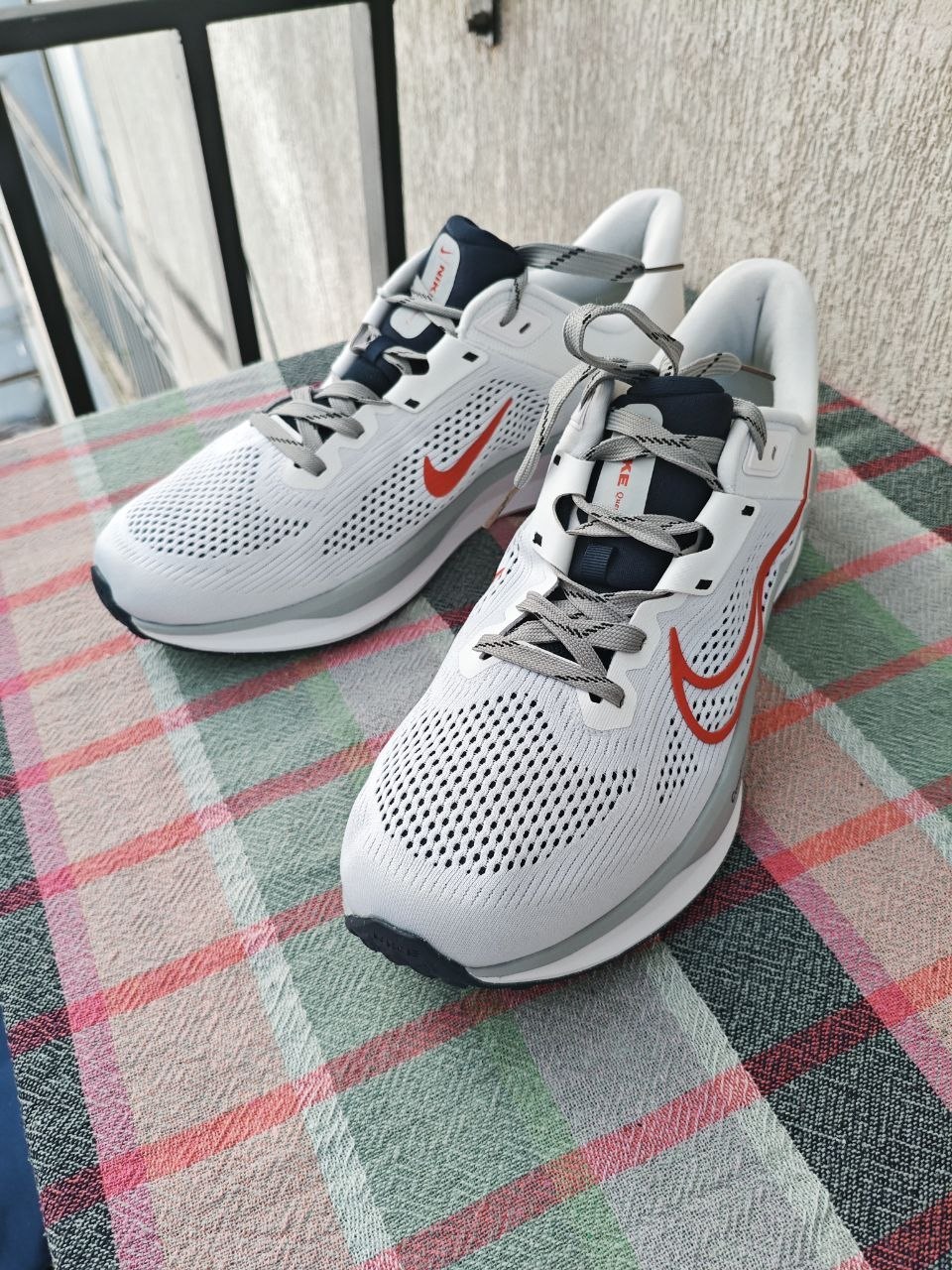 Беговые кроссовки Nike Quest 6