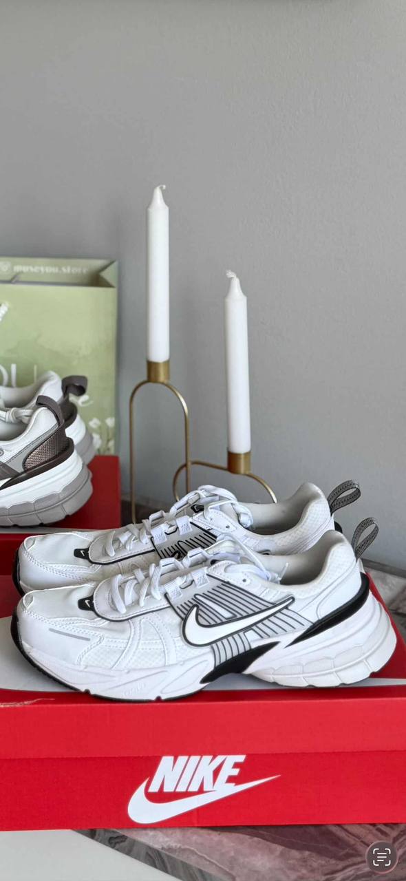 Кроссовки Nike, размер 40