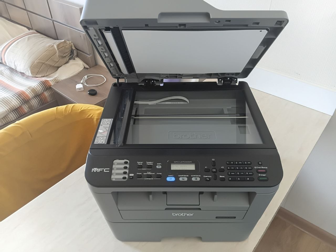 МФУ Brother MFC-L2700DWR 4 в 1 (принтер, сканер, ксерокс, факс)