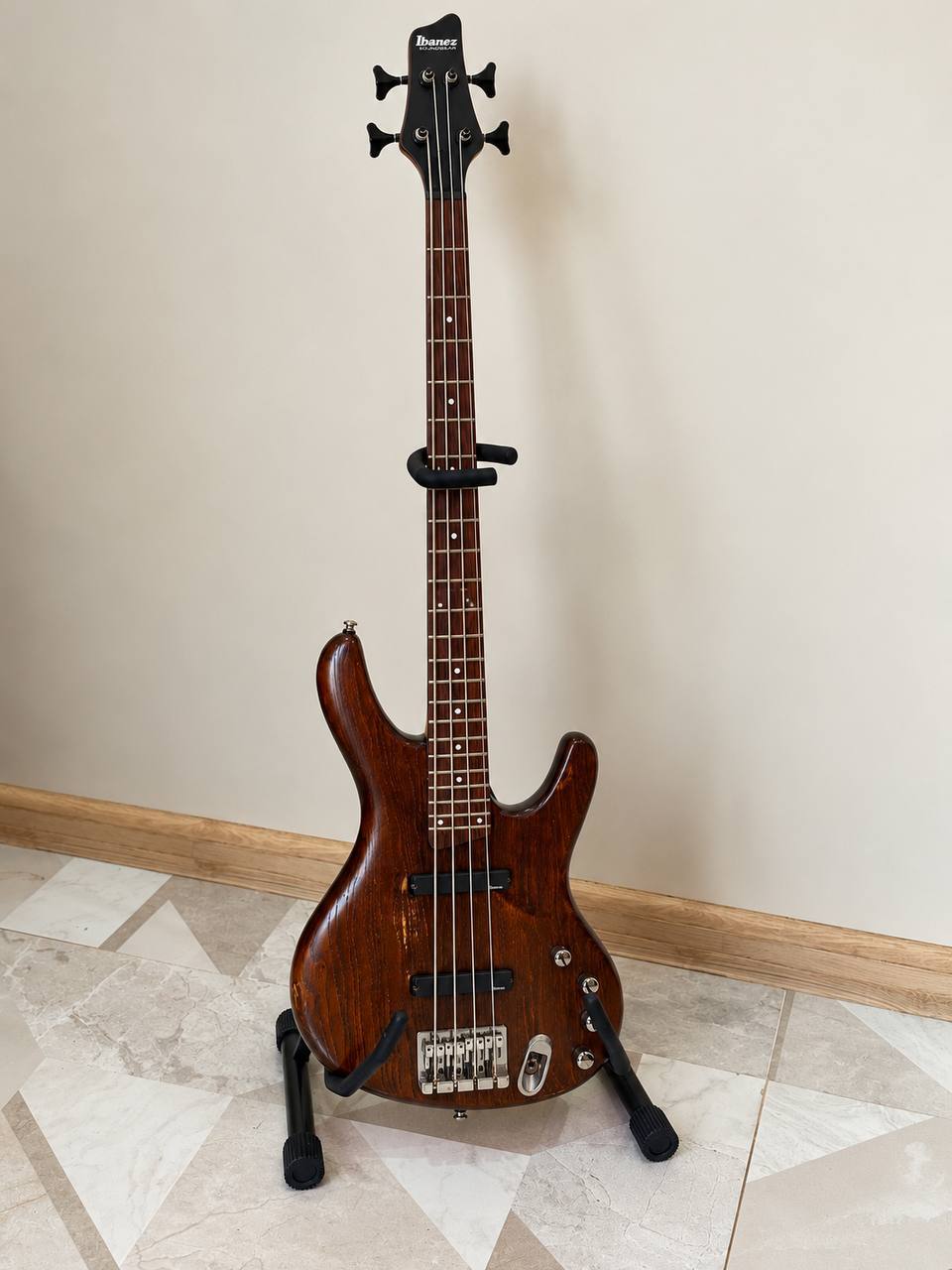 Бас-гитара Ibanez EDB550