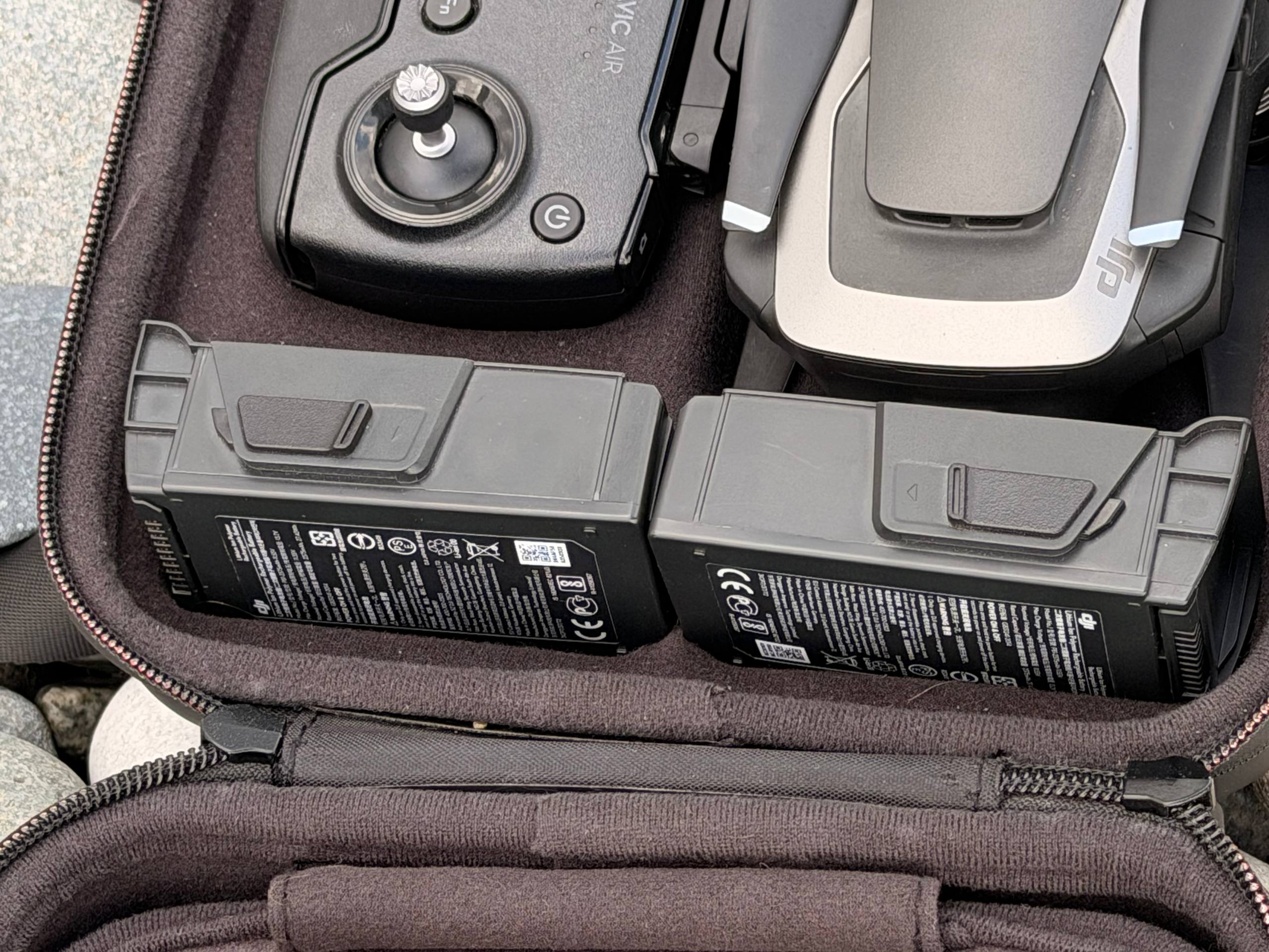 Квадрокоптер DJI Mavic Air с комплектом аксессуаров