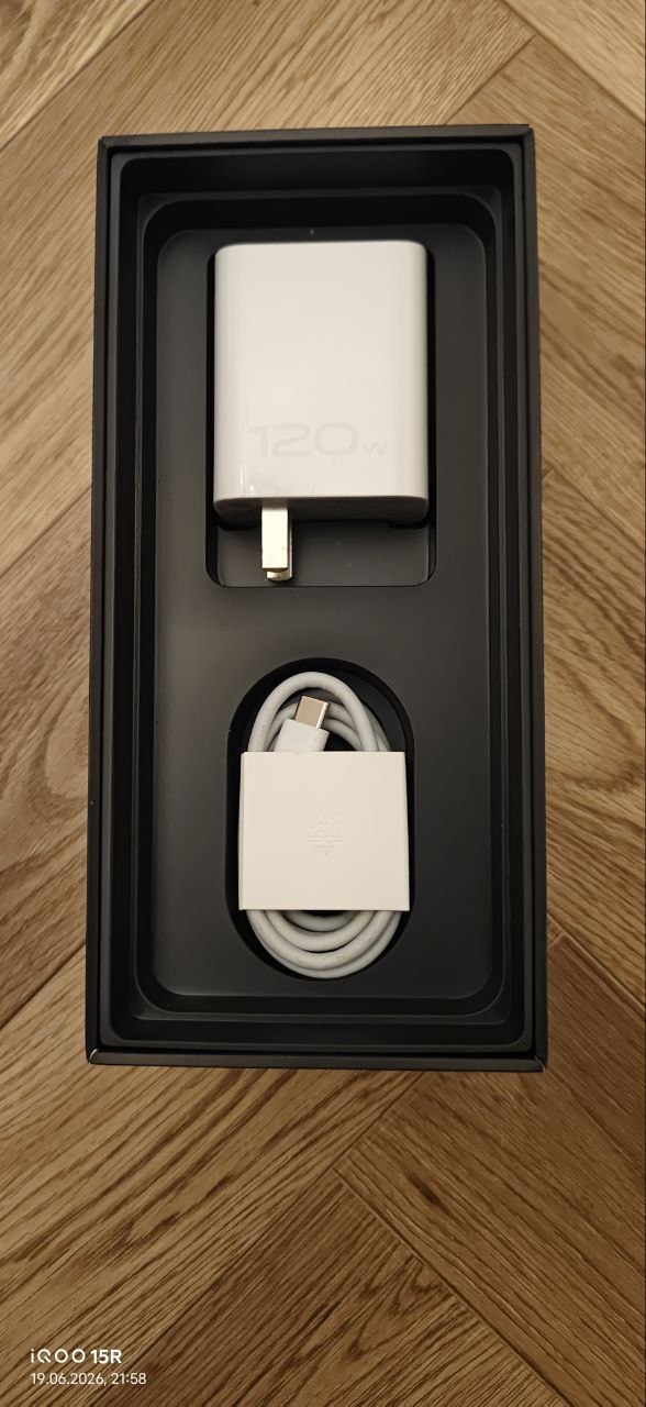 Vivo iQOO 12 256 ГБ, 12 ГБ ОЗУ