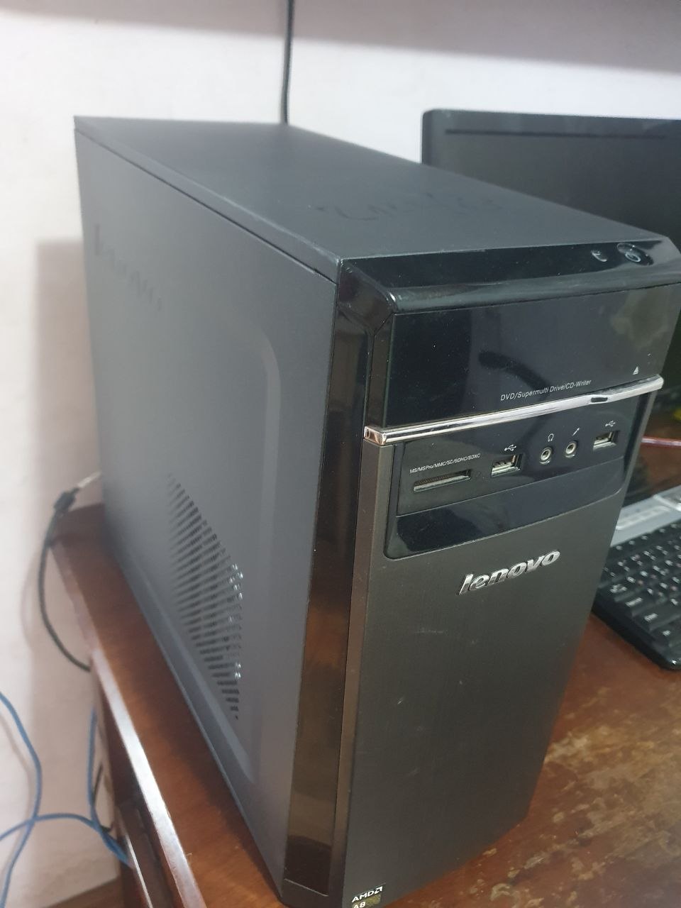Компьютер AMD A8-7600, 8GB RAM, GeForce 9500 GT, HDD 466GB