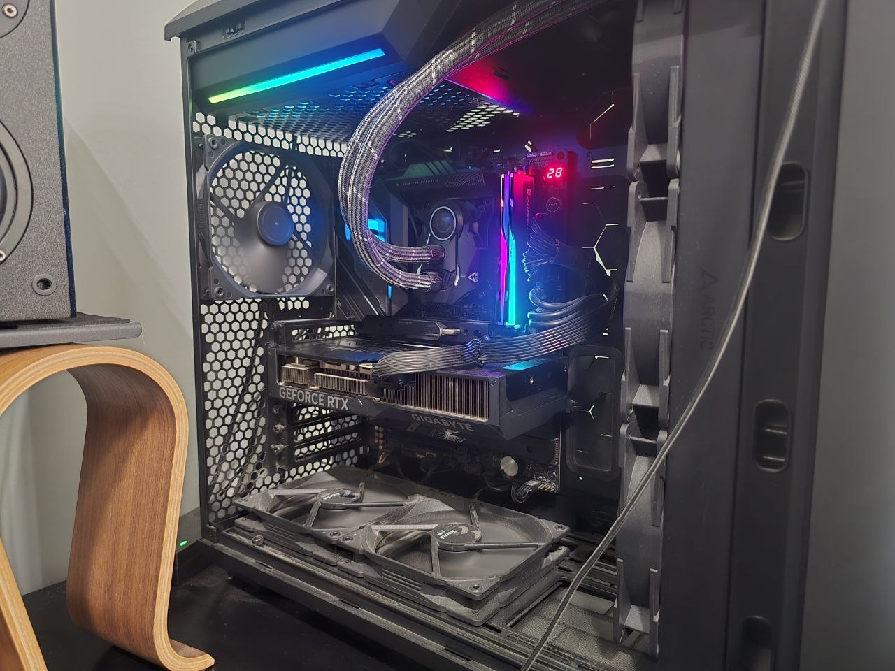 Игровой компьютер Intel Core i9-13900K + RTX 4070 + монитор Samsung Odyssey G5 и