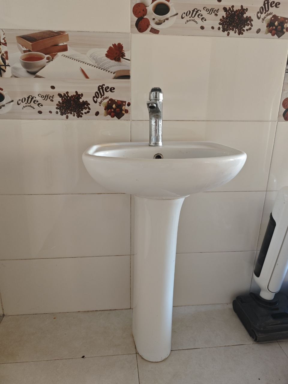 Умывальник на ножке