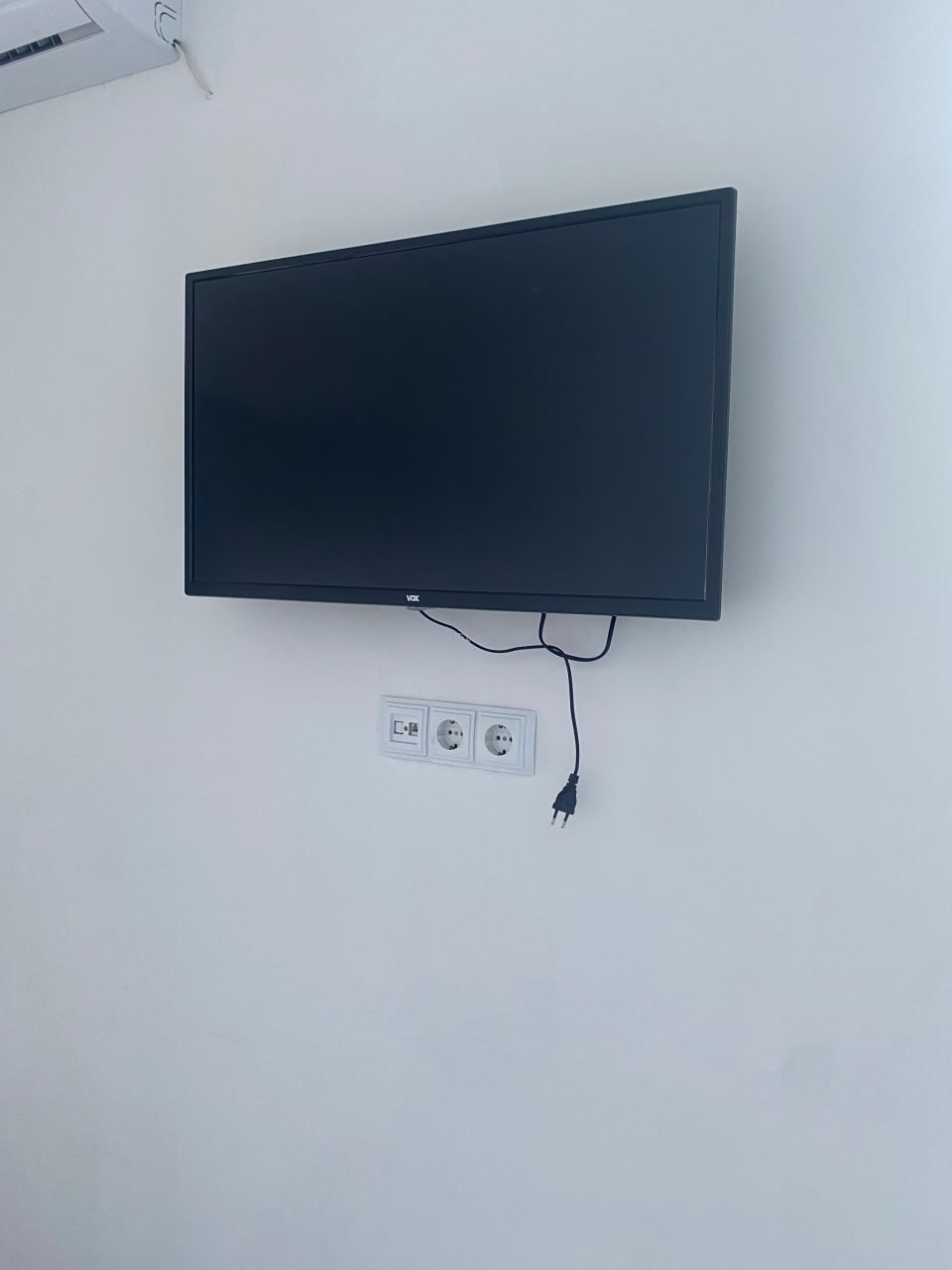 Телевизор 32"