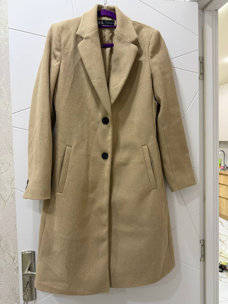 Пальто ZARA бежевое, размер M