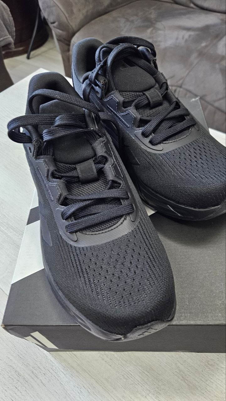 Кроссовки Adidas размер 43.5