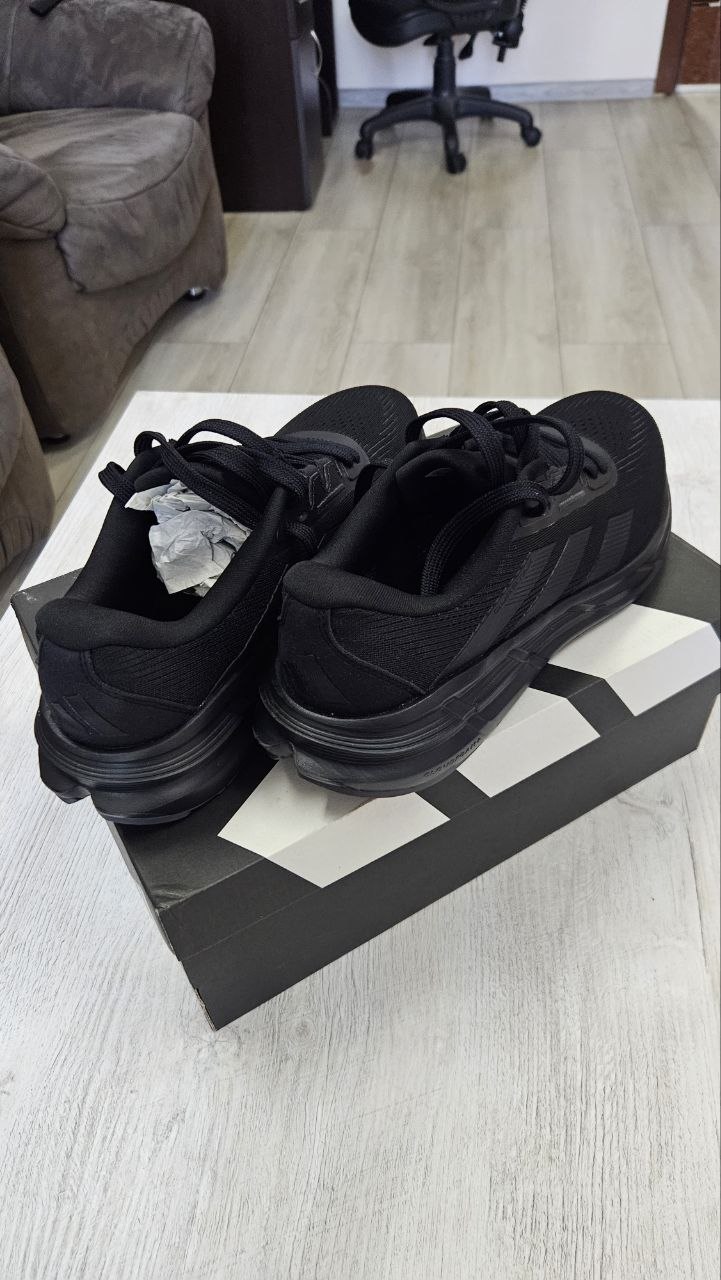 Кроссовки Adidas размер 43.5