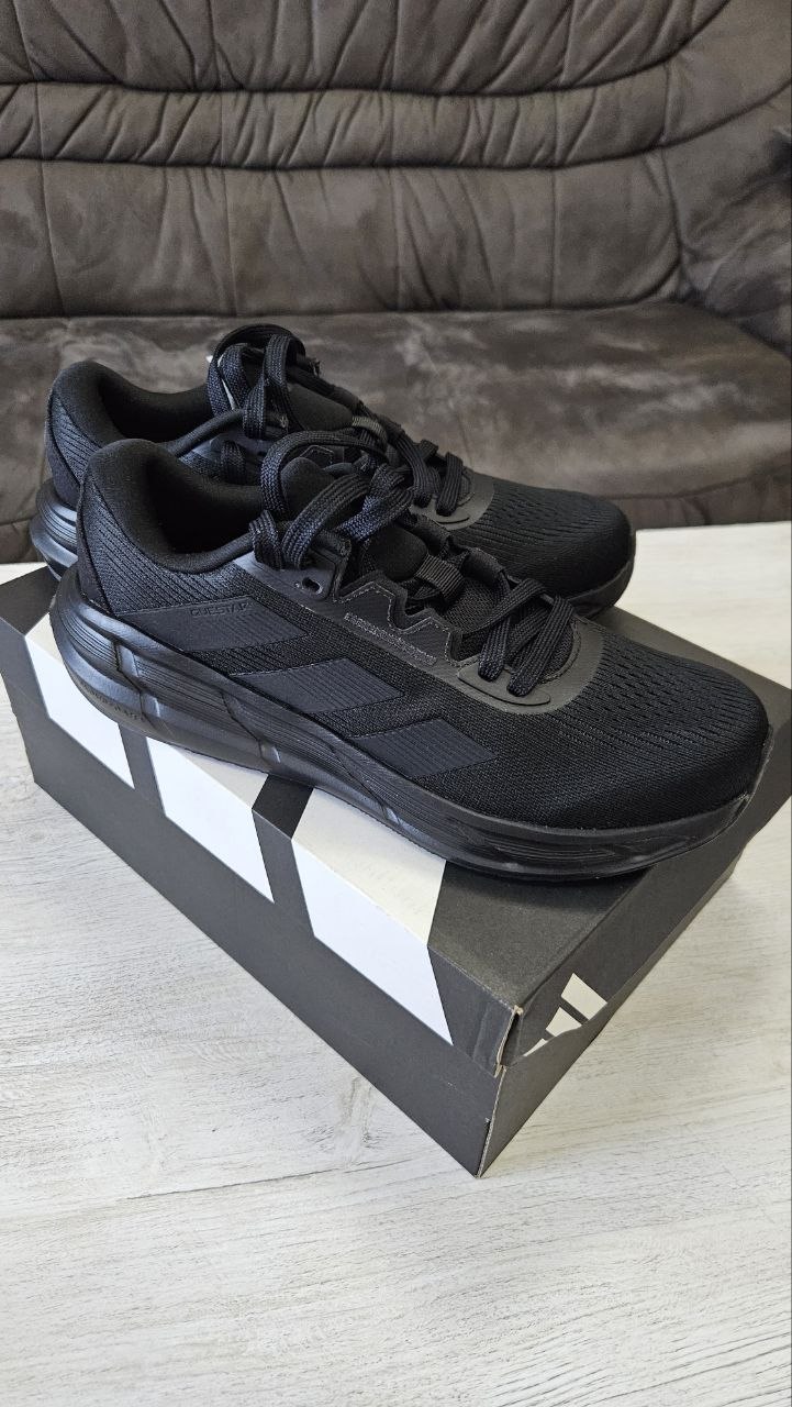 Кроссовки Adidas размер 43.5