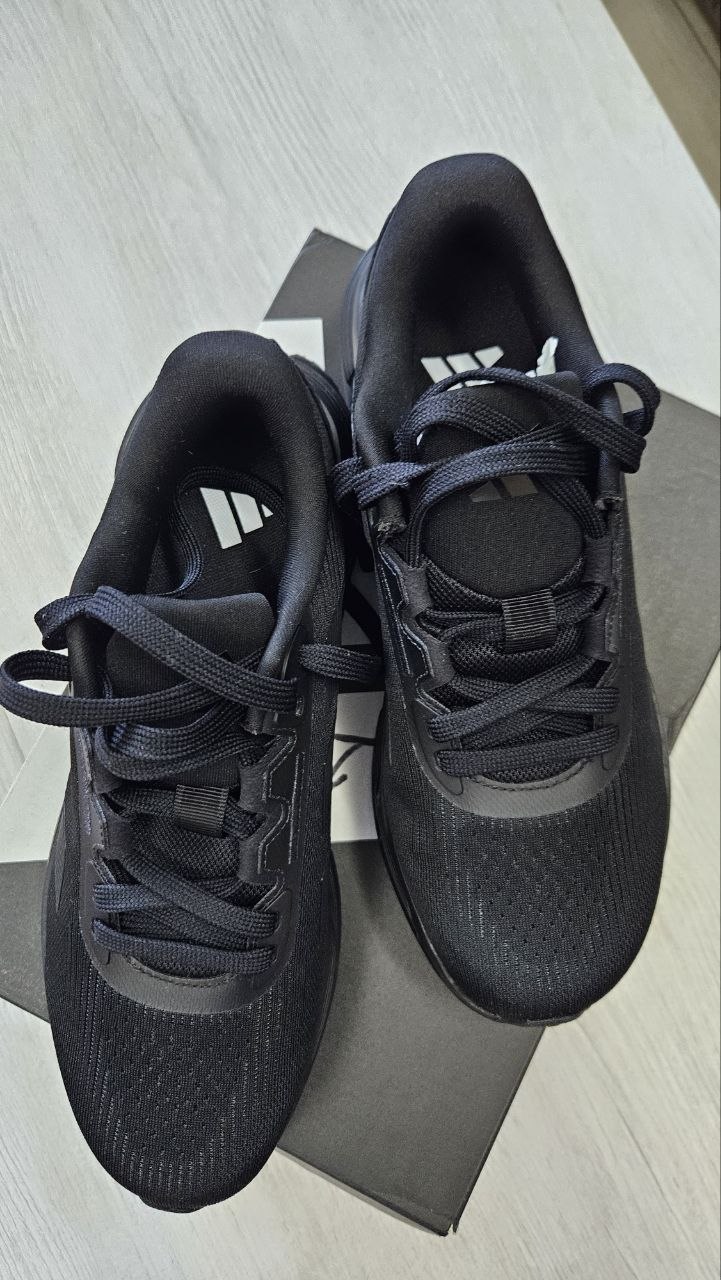 Кроссовки Adidas размер 43.5
