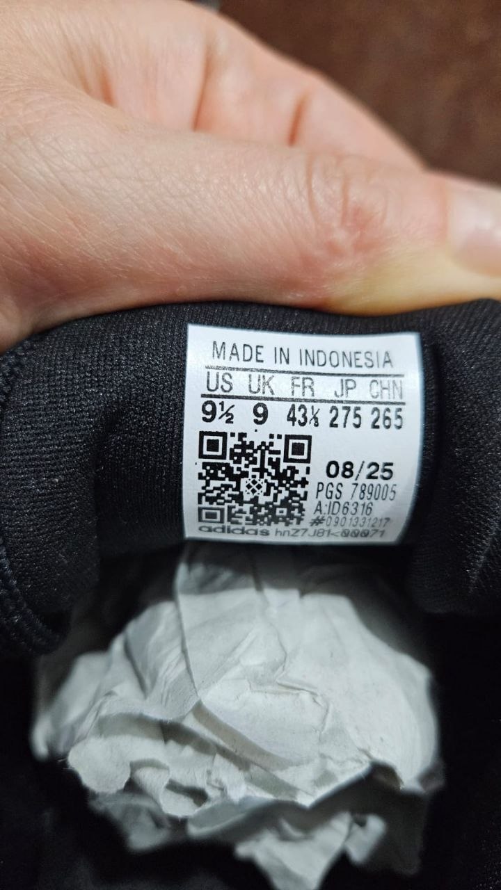 Кроссовки Adidas размер 43.5