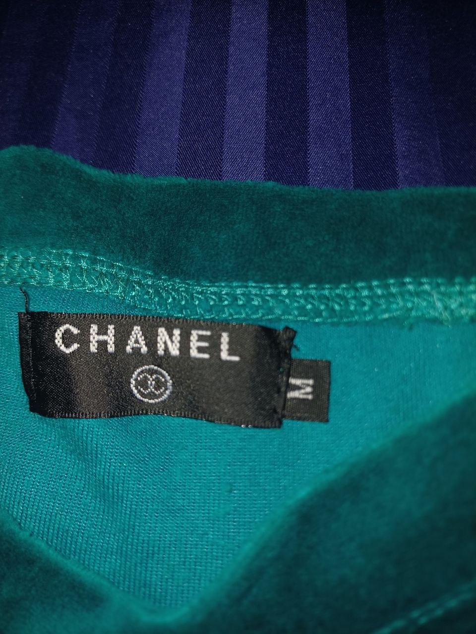 Изумрудный велюровый костюм (реплика Chanel), размер M
