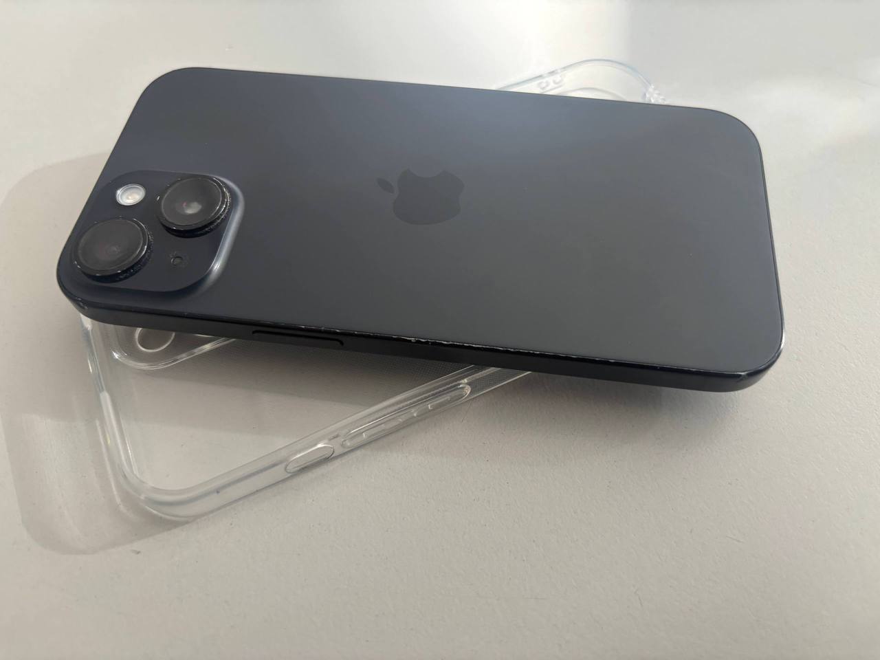 iPhone 15 128GB черный