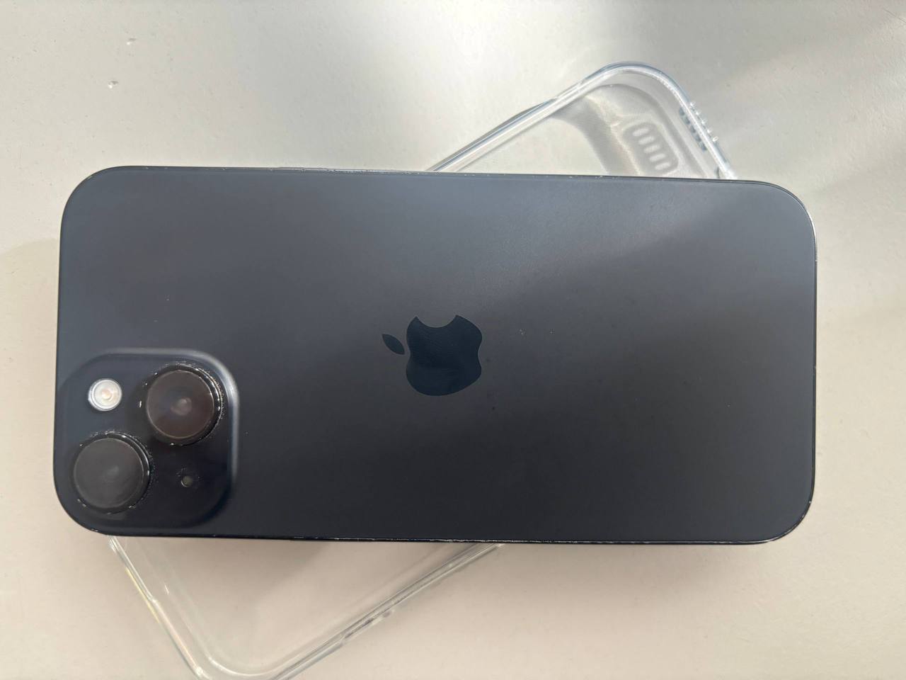 iPhone 15 128GB черный