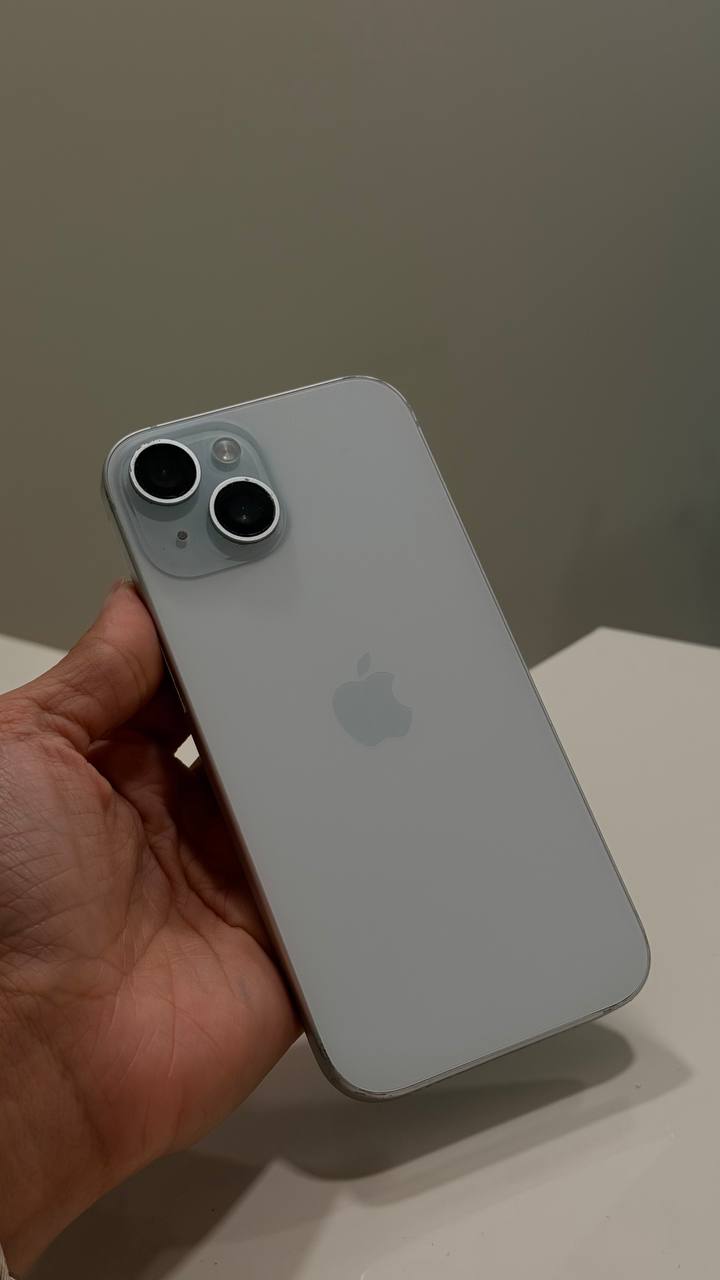 Apple iPhone 15 128GB белый