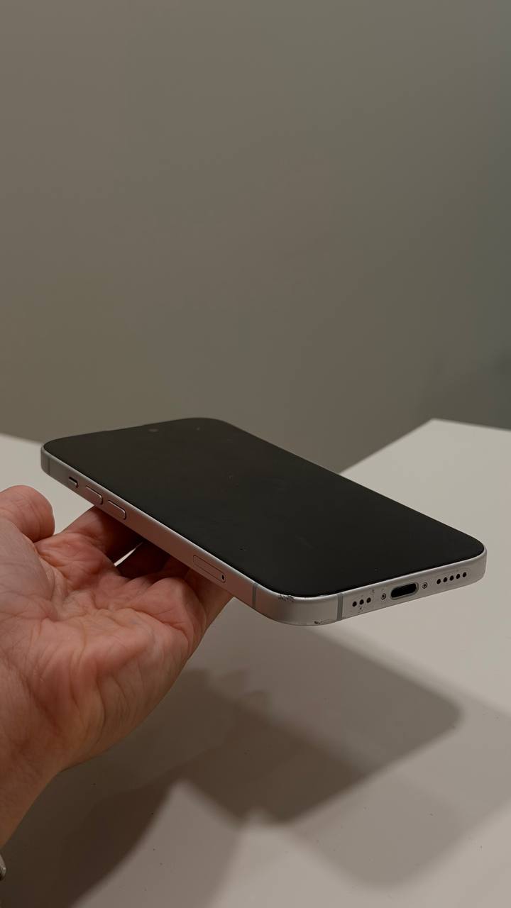 Apple iPhone 15 128GB белый