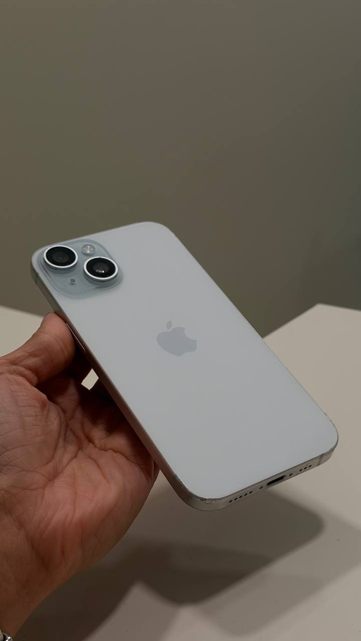 Apple iPhone 15 128GB белый
