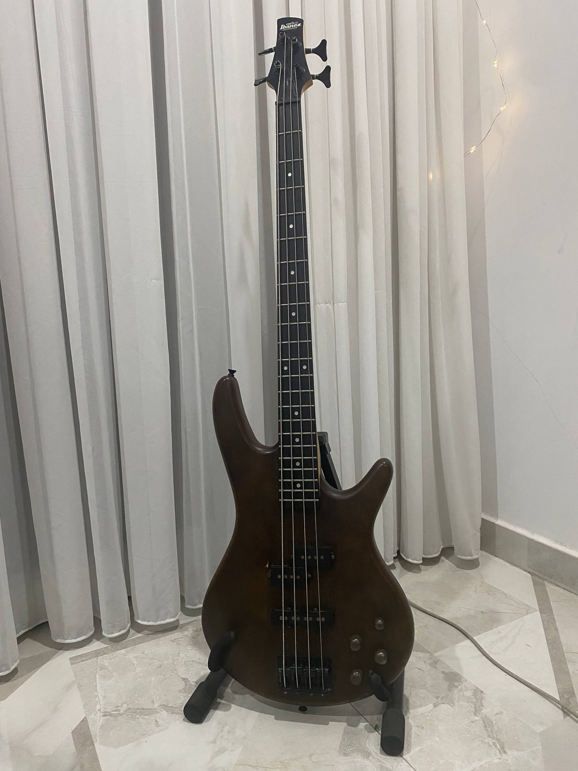 Бас-гитара Ibanez GSR200B GIO