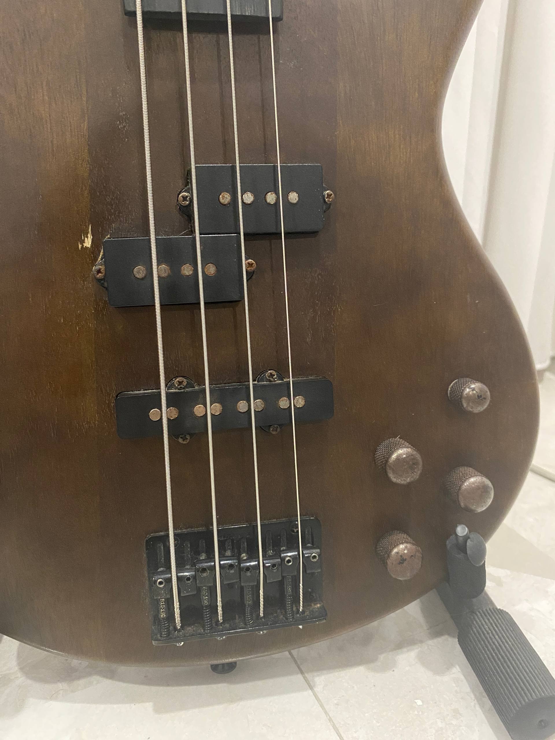 Бас-гитара Ibanez GSR200B GIO