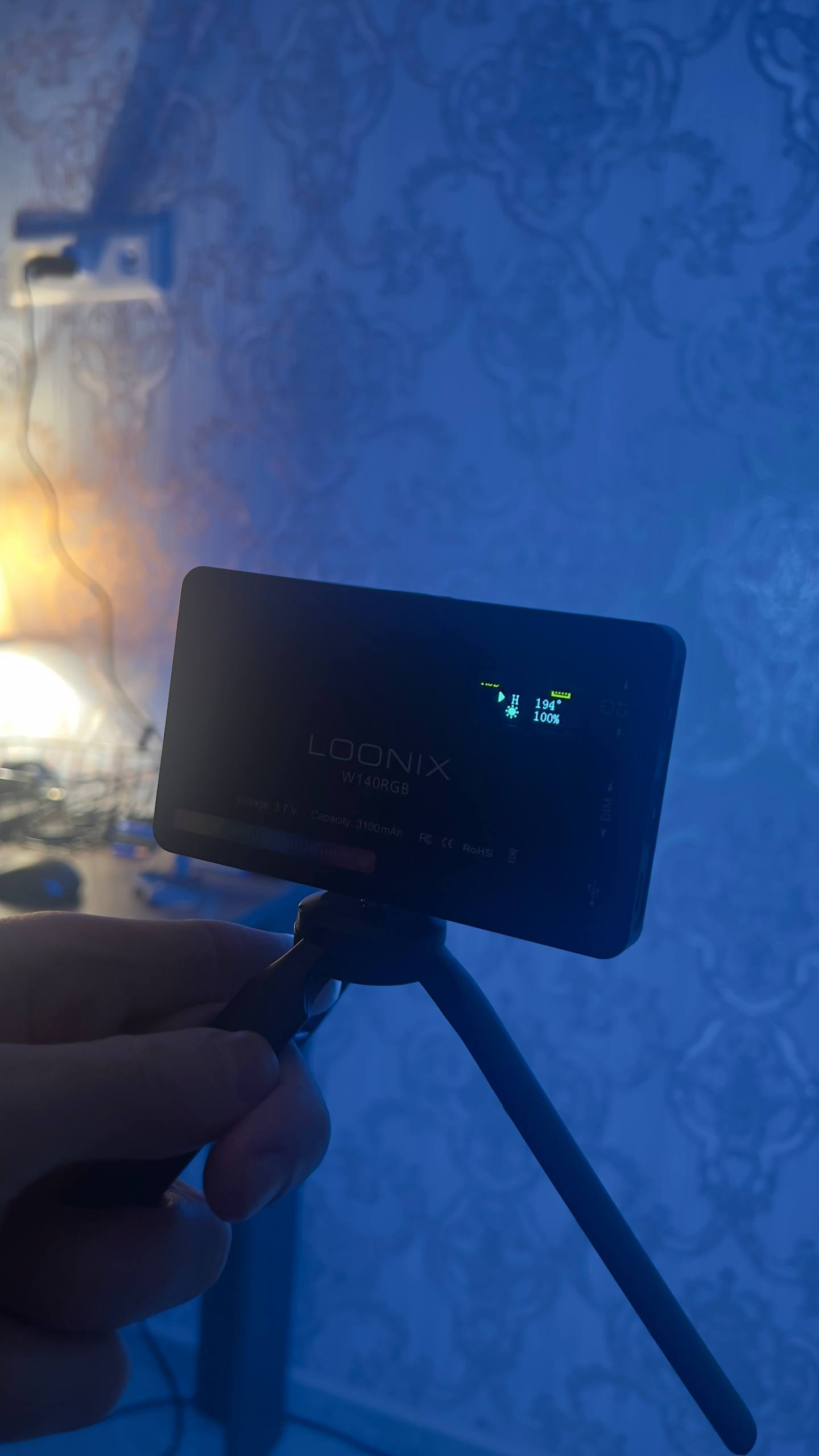 Профессиональный RGB видеосвет Loonix с триногой