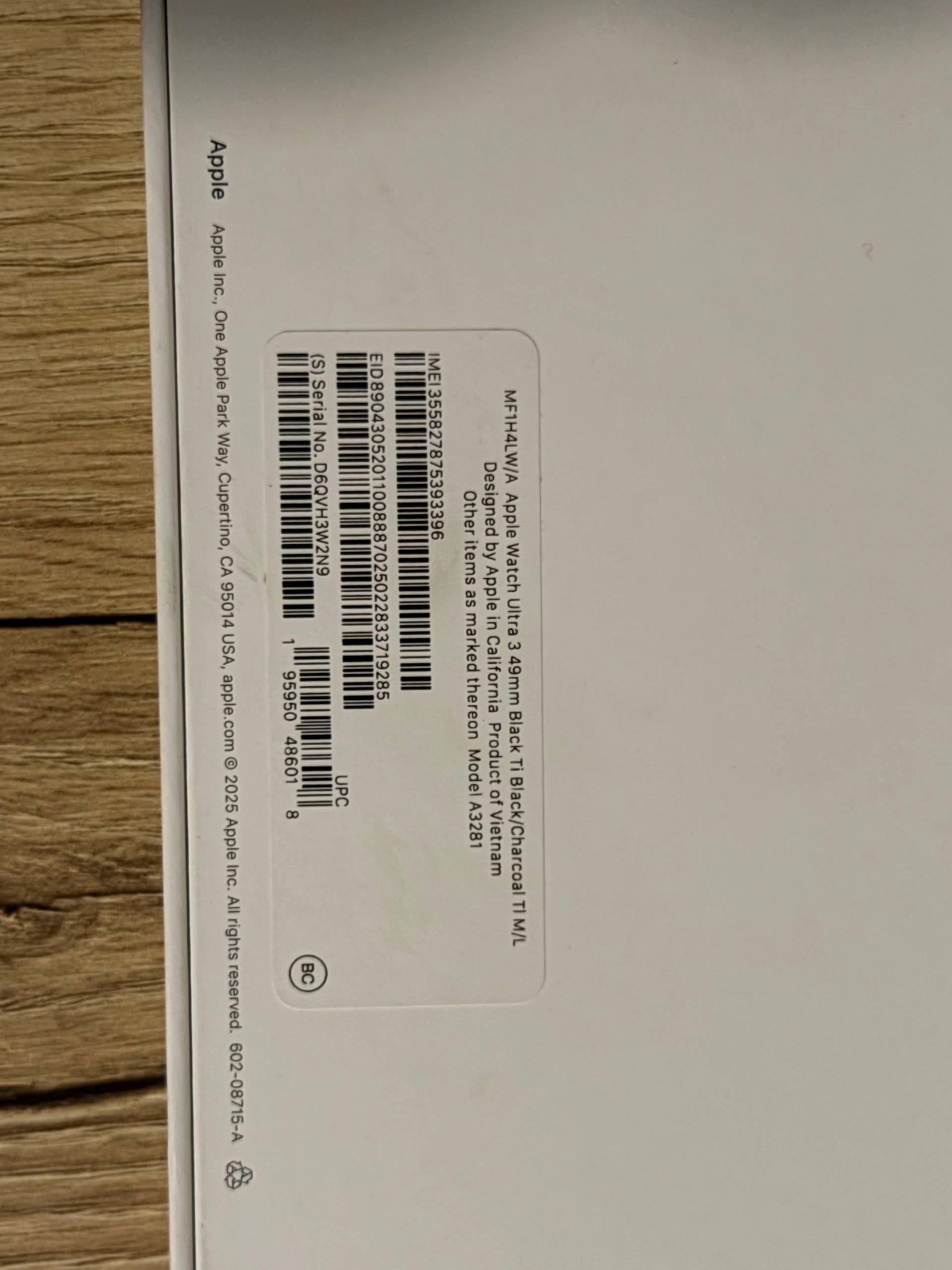 Apple Watch Ultra 3 49mm Black Titanium Trail Loop