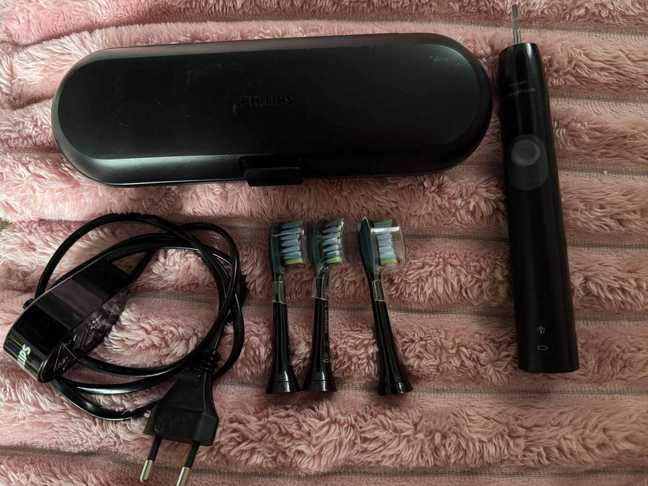 Электрическая зубная щетка Philips Sonicare ProtectiveClean 4300 HX6800