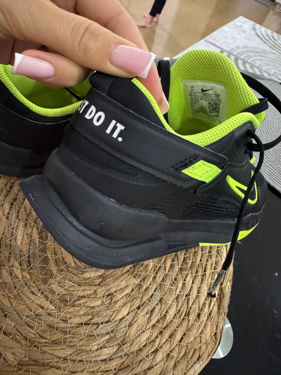 Nike кроссовки оригинал 37.5