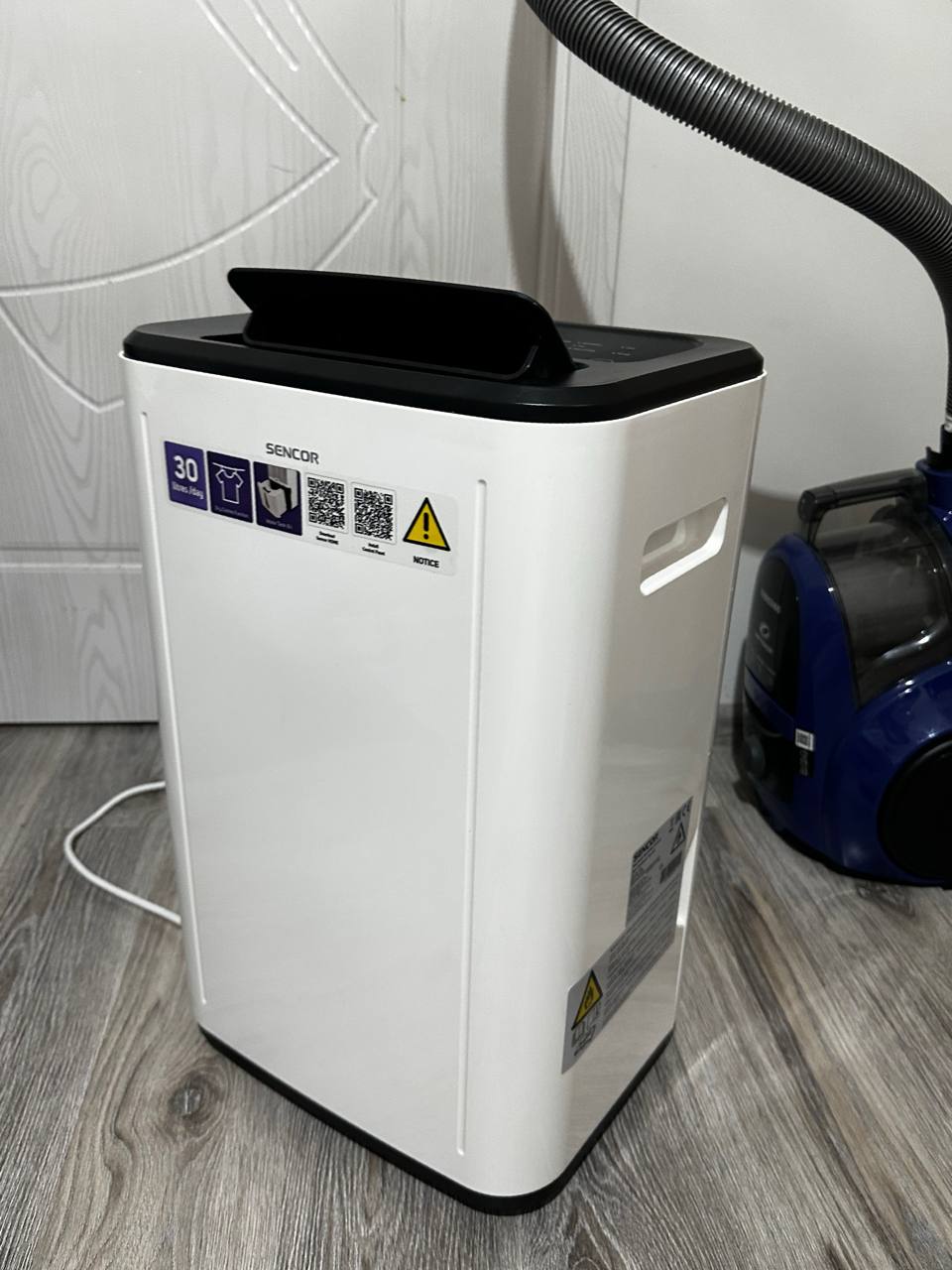 Осушитель воздуха Sencor SDH 3028WH