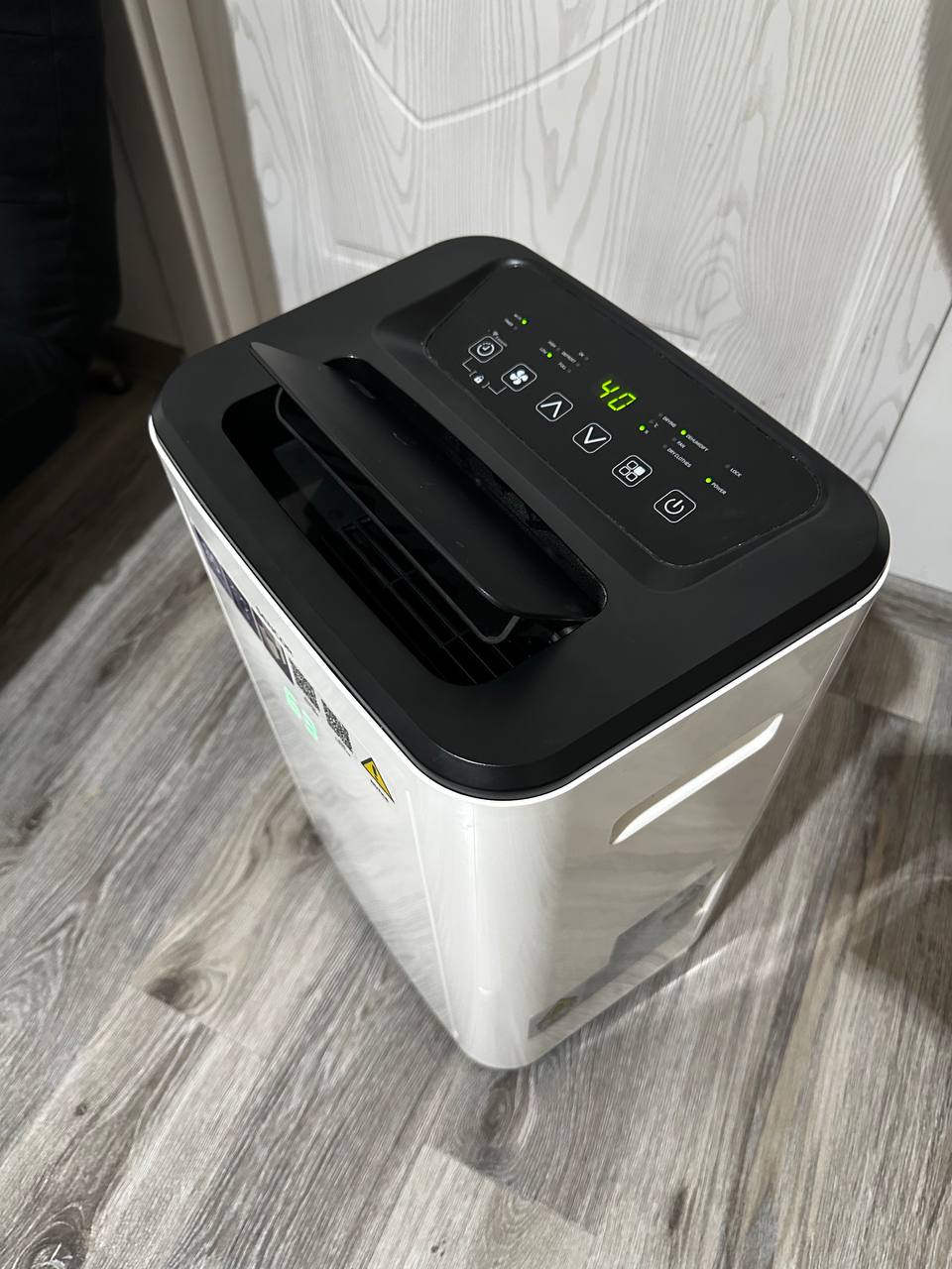 Осушитель воздуха Sencor SDH 3028WH