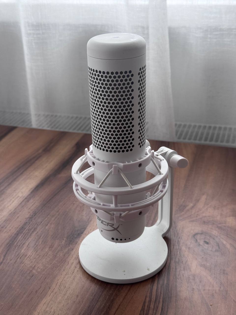 HyperX QuadCast S микрофон