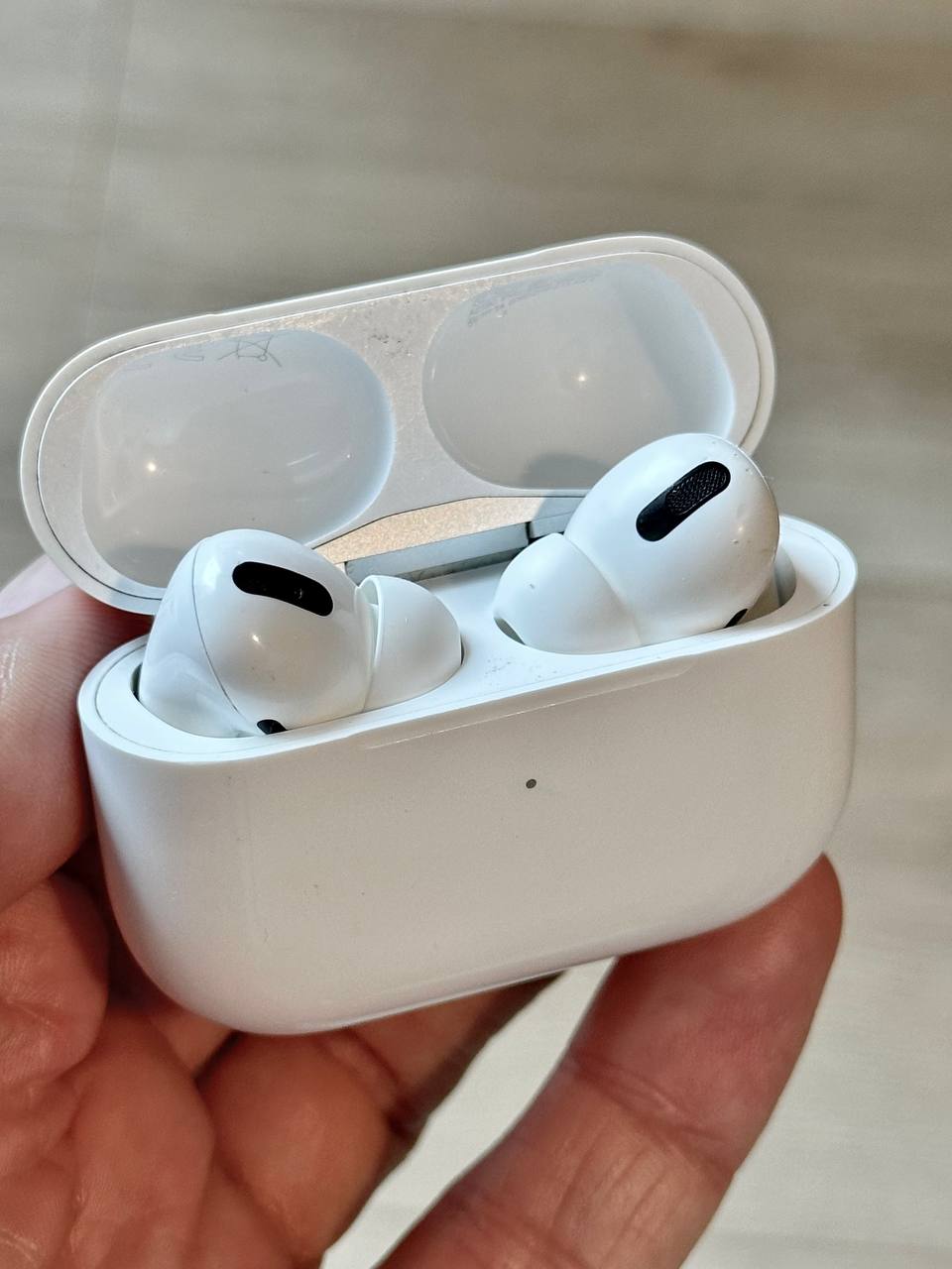 Apple AirPods Pro (1st Gen)