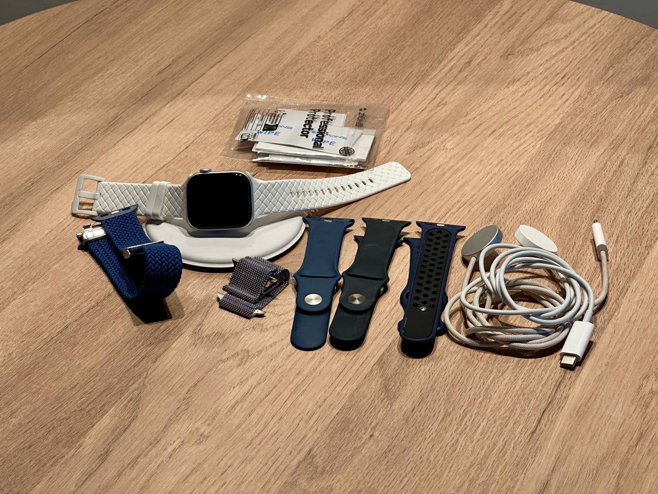 Apple Watch Series 10 42mm Aluminium + комплект допов