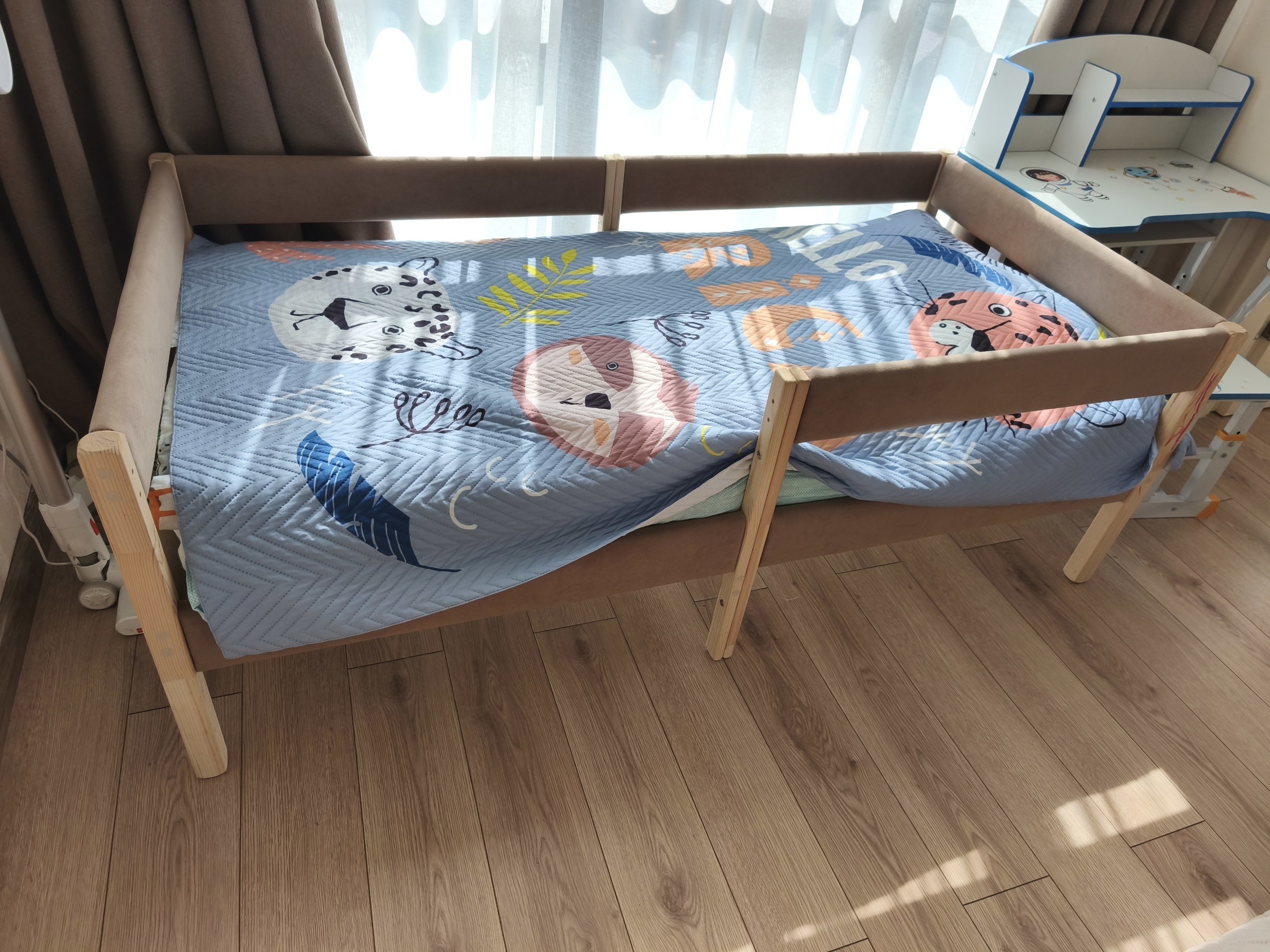 Детская кровать 160х80 с матрасом и бортами