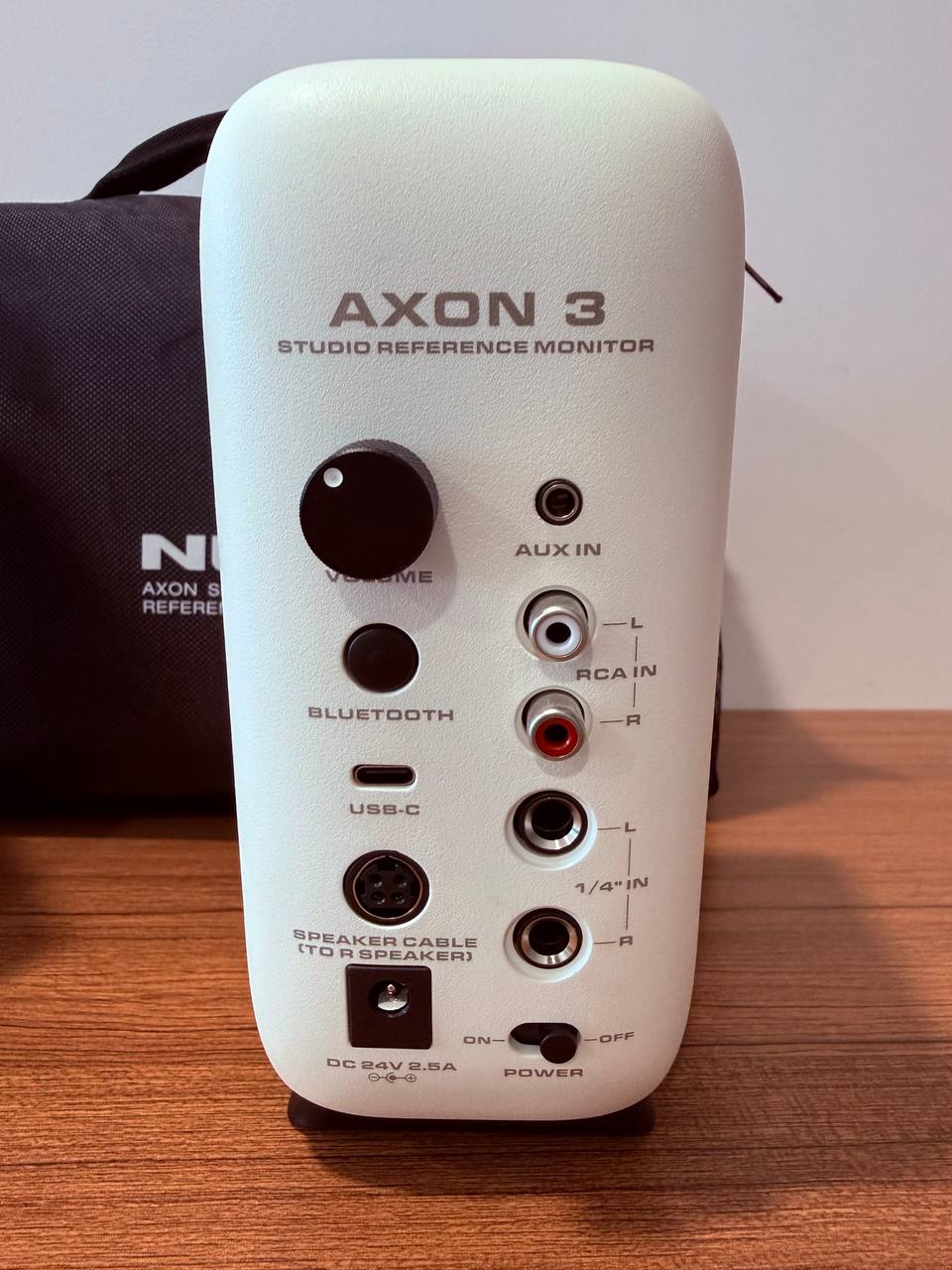 Мониторы Nux Axon 3 — полный комплект