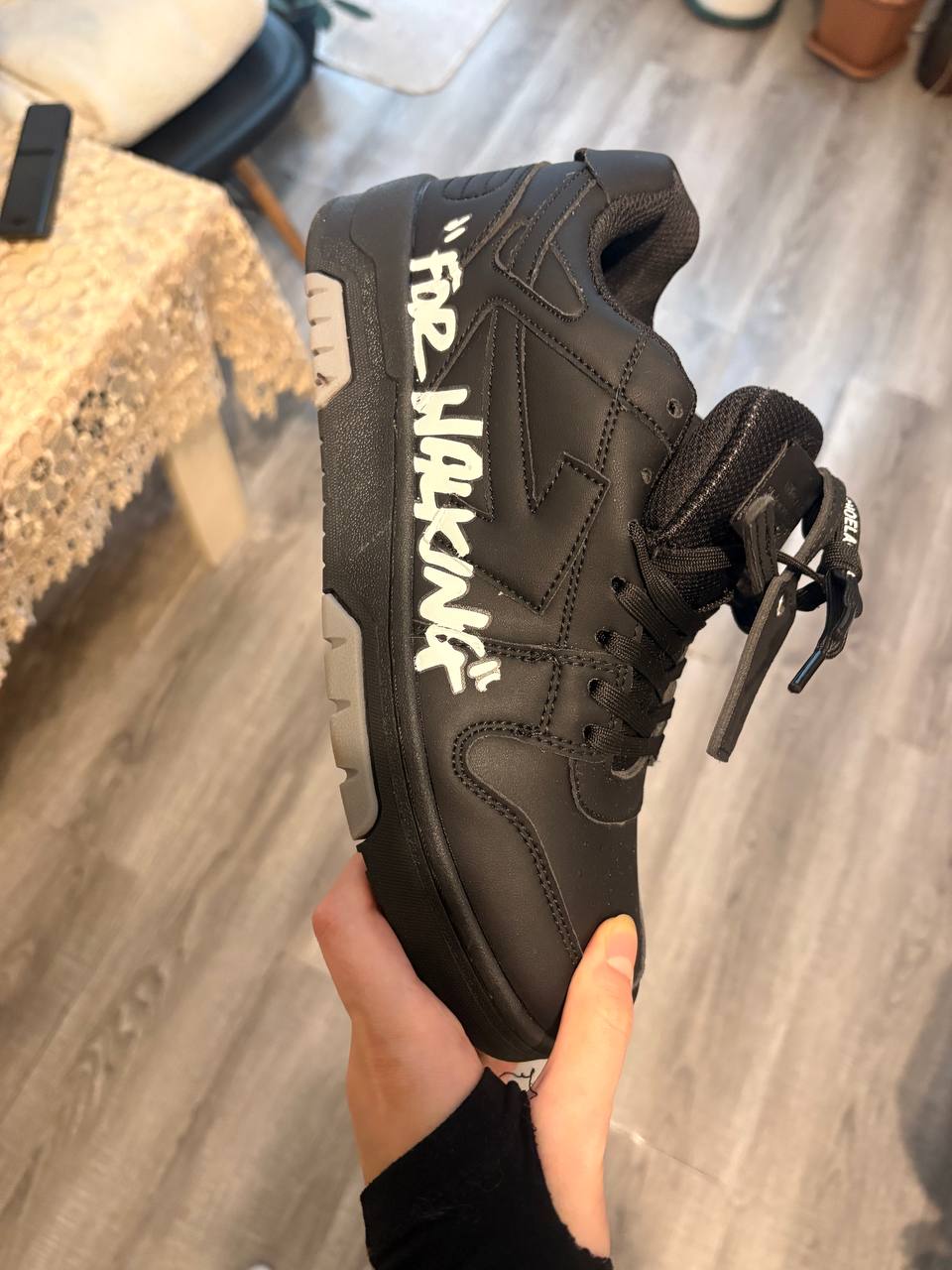 Кроссовки Off-White EU42