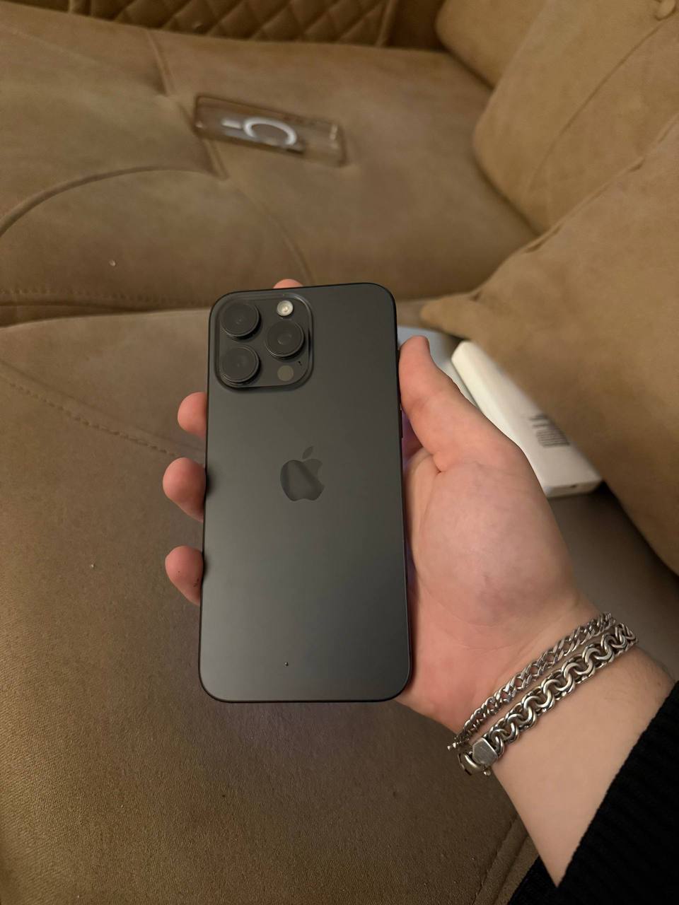 iPhone 15 Pro Max 1TB Black Titanium