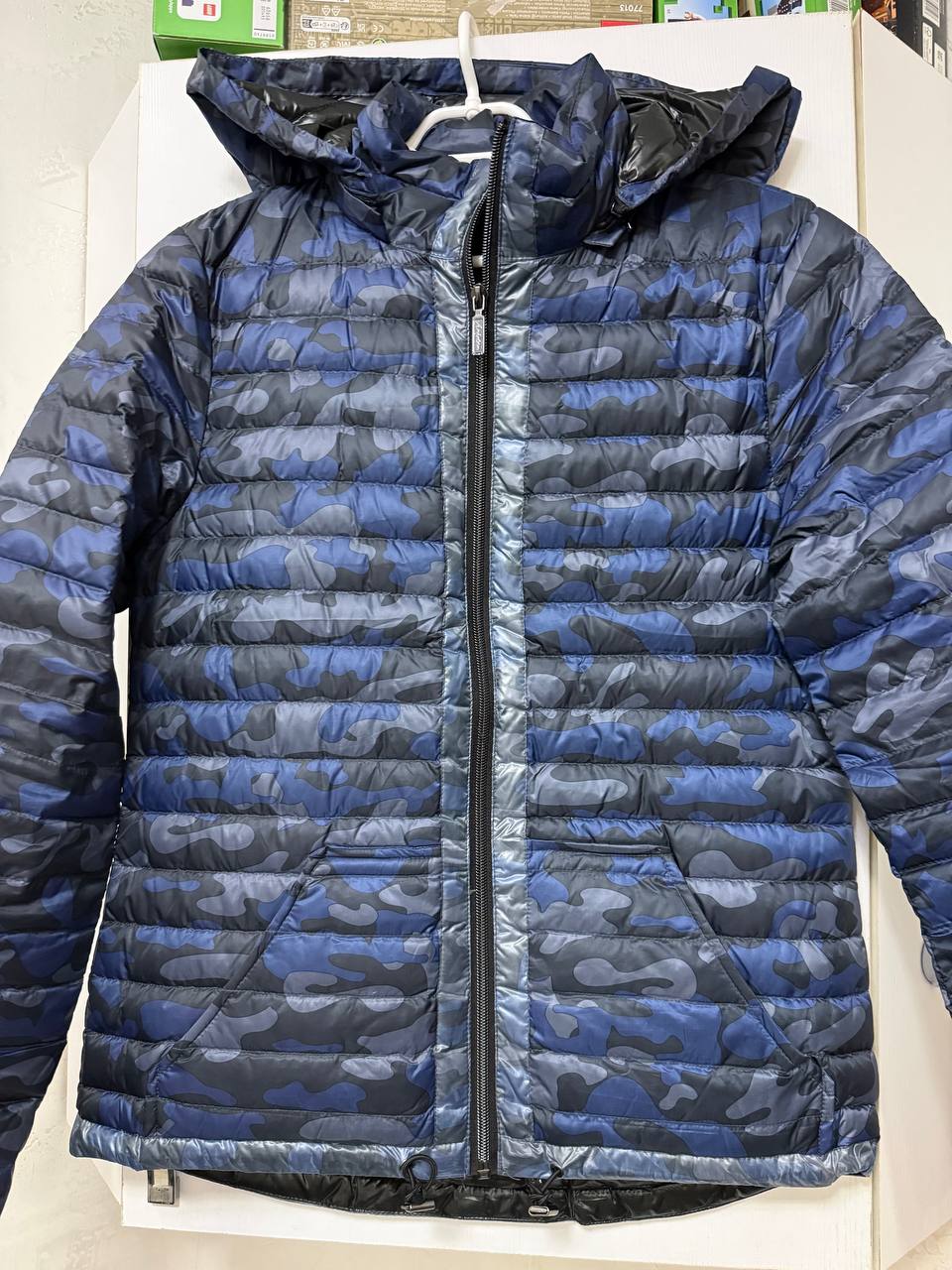Куртка-пуховик Aniston синяя камуфляж, размер XS-S (34 EUR)